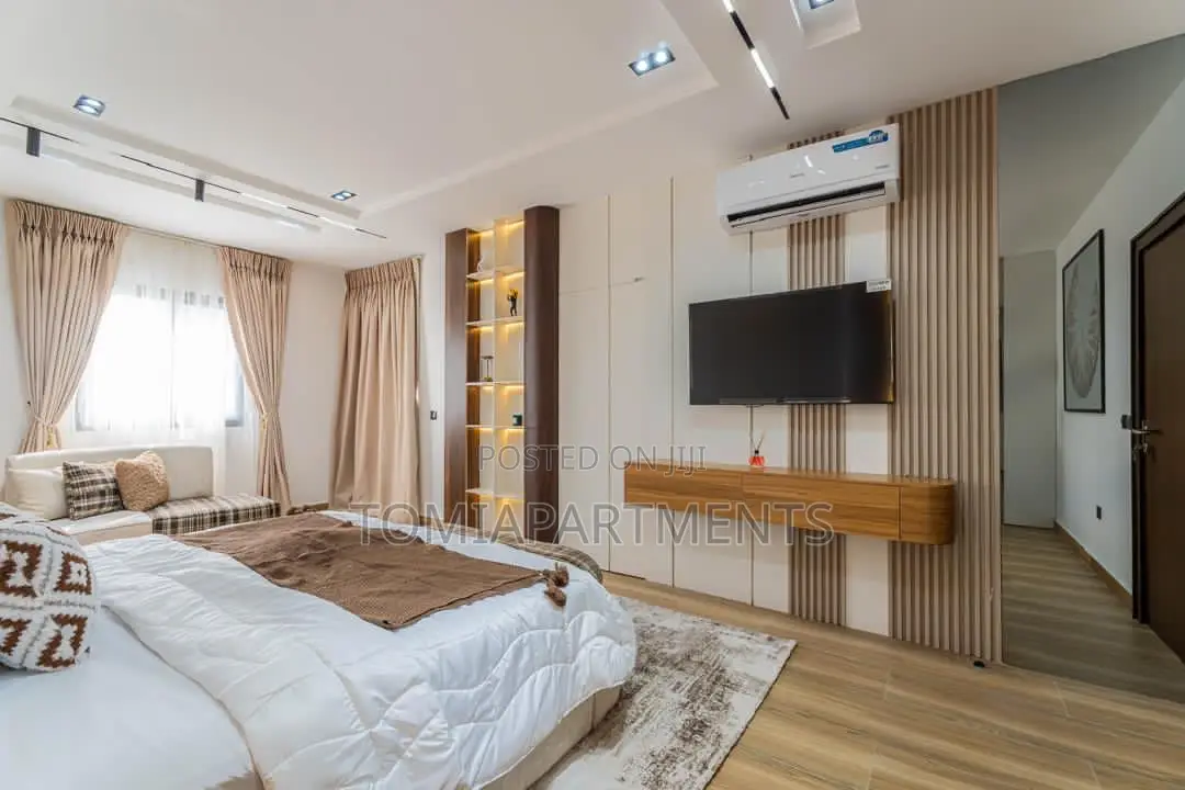Luxurious 4 Bedroom Shortlet Smart Home With Pool, Gym Ps5 in Ikoyi in Banana Island