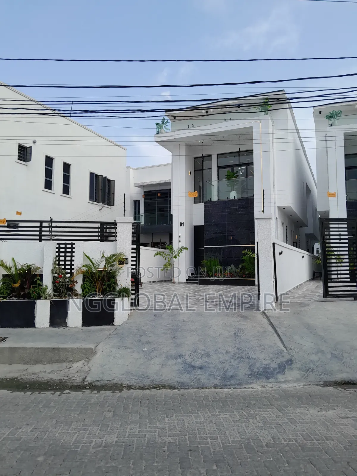 5bdrm Duplex in Royal Prime, Chevron for sale in Chevron