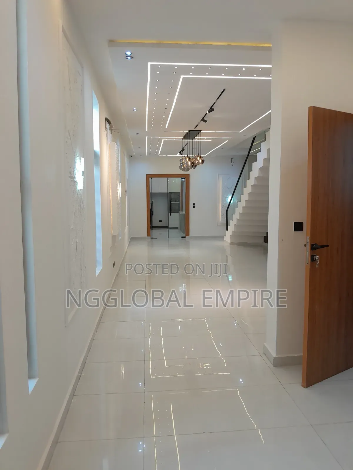 5bdrm Duplex in Royal Prime, Chevron for sale in Chevron