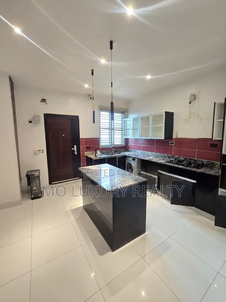 4bdrm Townhouse/Terrace in Ikate for sale in Ikate