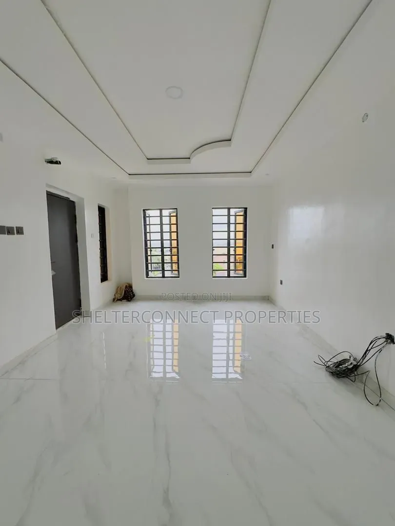 4bdrm Duplex in Magodo Isheri for sale in Magodo Isheri