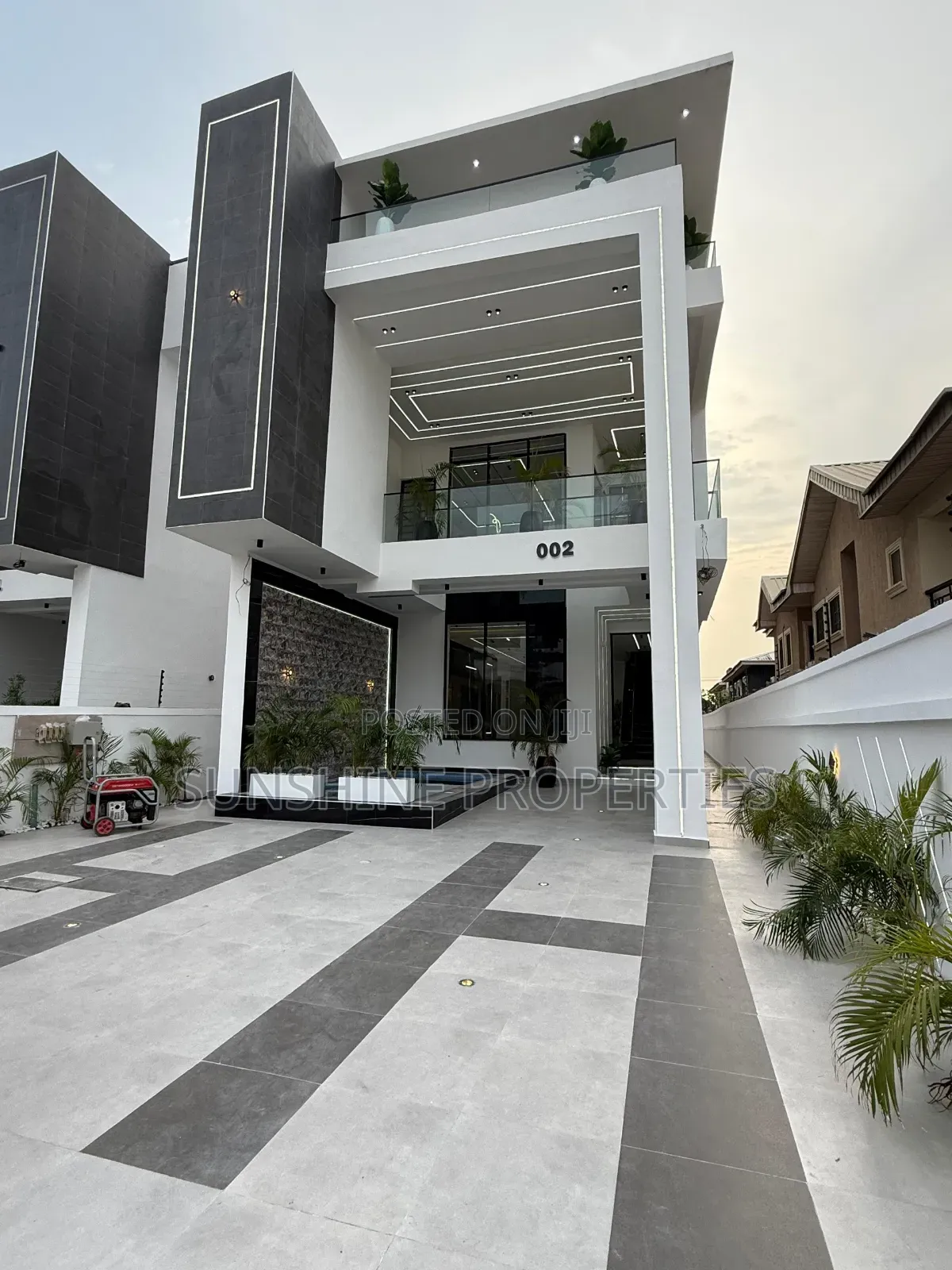5bdrm Duplex in Ikota for sale in Ikota