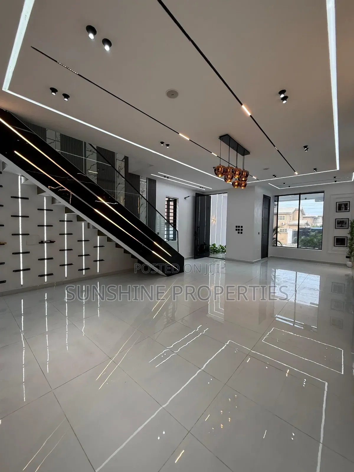 5bdrm Duplex in Ikota for sale in Ikota