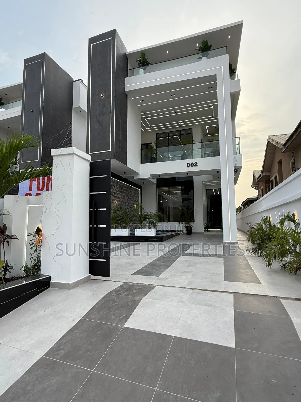 5bdrm Duplex in Ikota for sale in Ikota