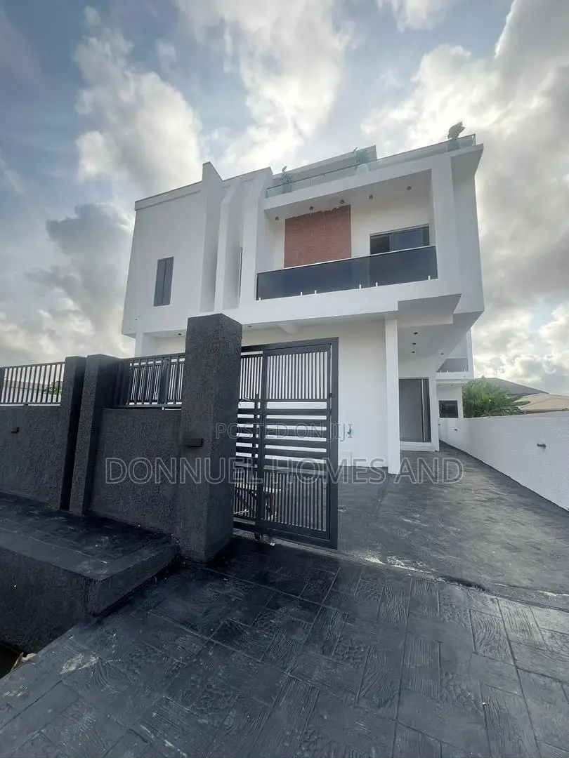 5bdrm Duplex in Sangotedo for sale in Sangotedo