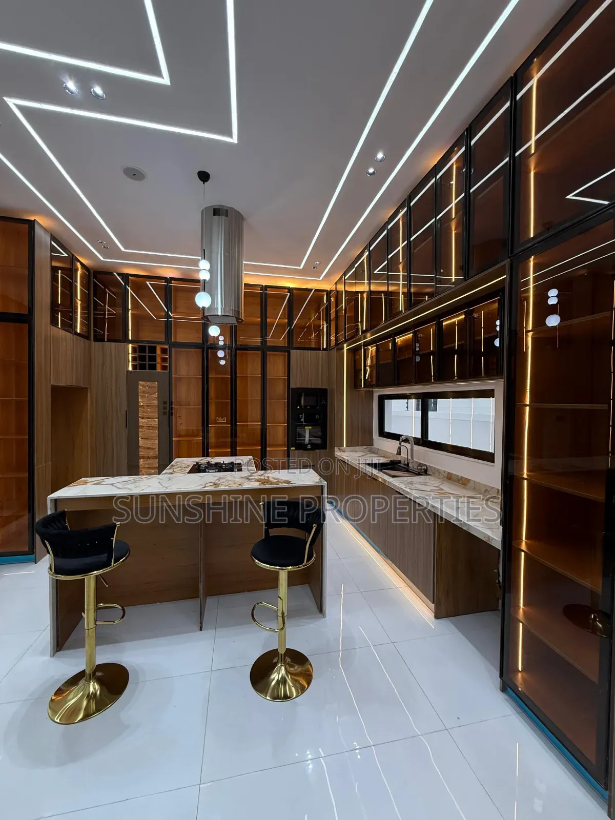 5bdrm Duplex in Ikota for sale in Ikota