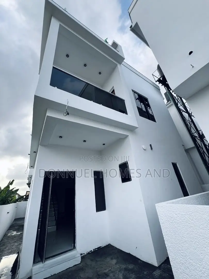 4bdrm Duplex in Sangotedo for sale in Sangotedo