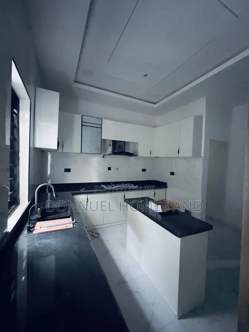 4bdrm Duplex in Sangotedo for sale in Sangotedo