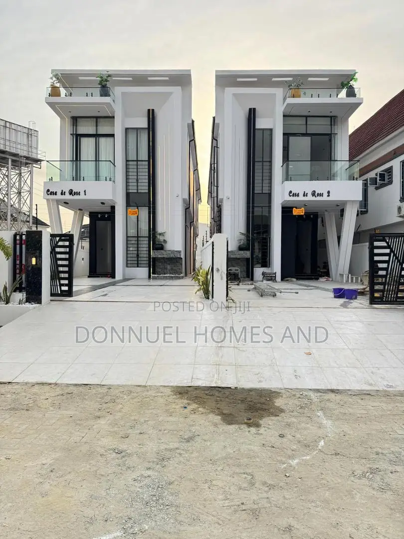 5bdrm Duplex in Ikota, Ajah for sale in Ajah