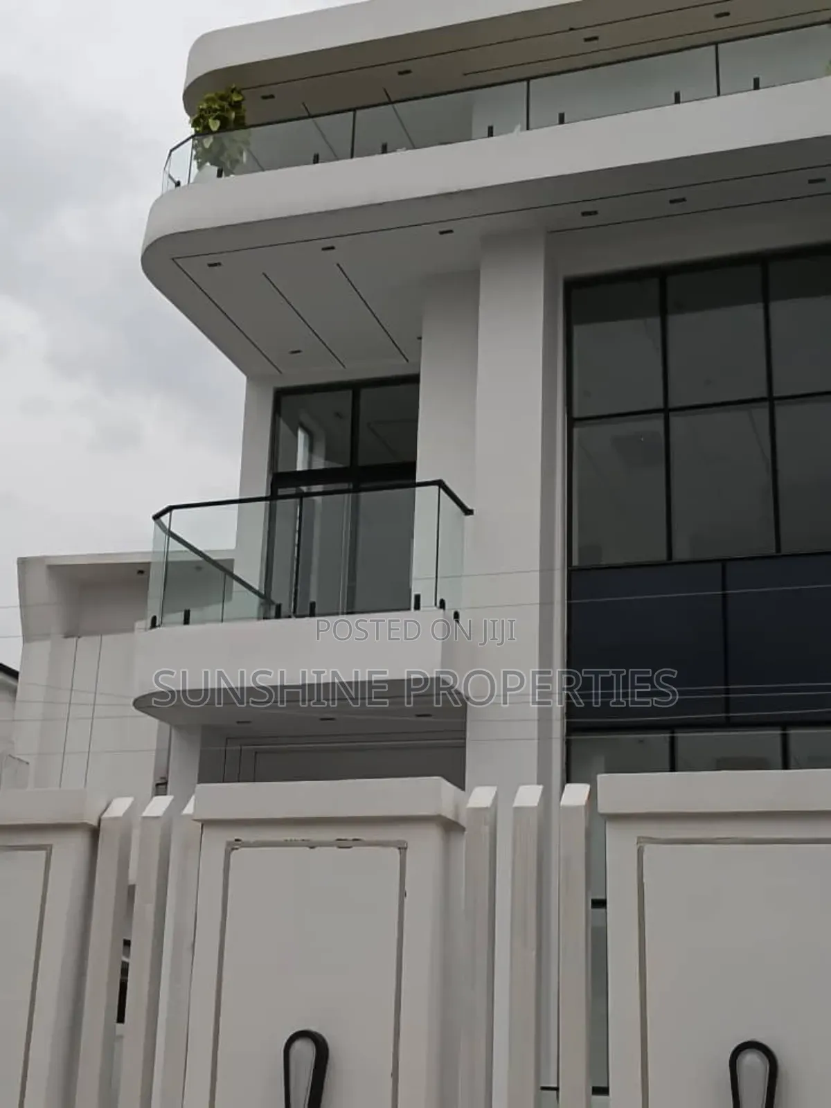 5bdrm Duplex in Lekki Expressway for sale in Lekki Expressway