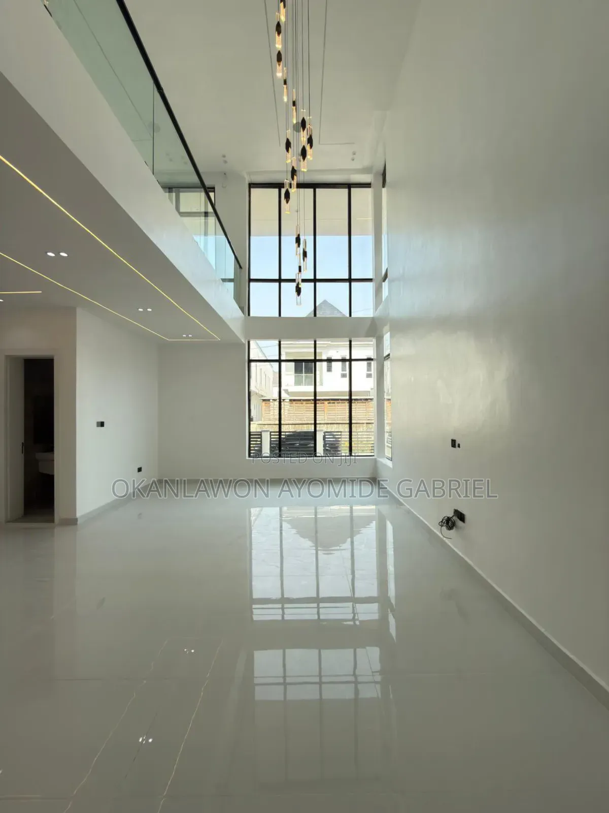 5bdrm Duplex in Ikota for sale in Ikota