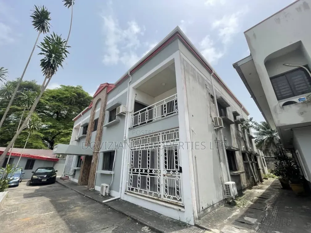 Furnished 3bdrm Apartment in Ademola Adetokunbo for rent in Ademola Adetokunbo