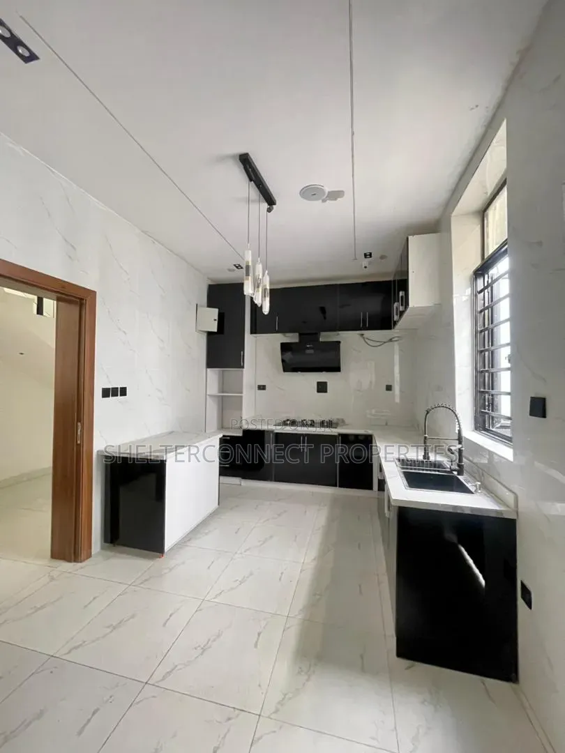 4bdrm Duplex in Ado / Ajah for sale in Ado / Ajah