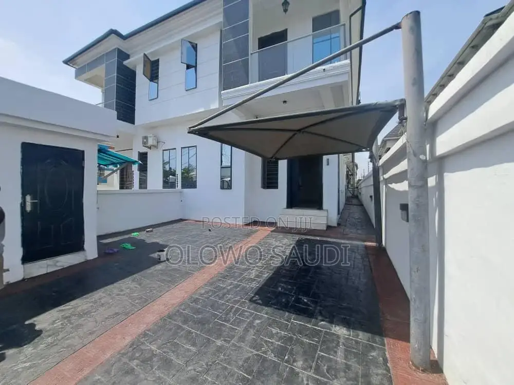 4bdrm Duplex in Chevey View Estate, Chevron for rent in Chevron