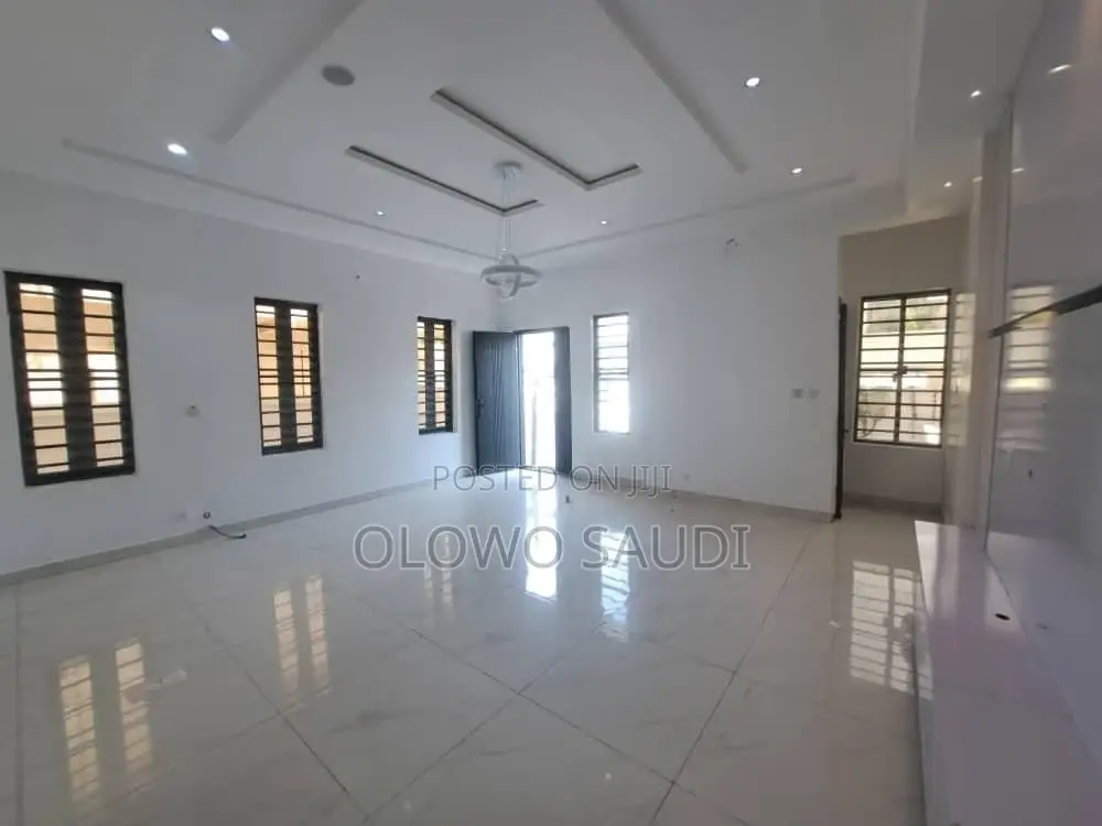 4bdrm Duplex in Chevey View Estate, Chevron for rent in Chevron