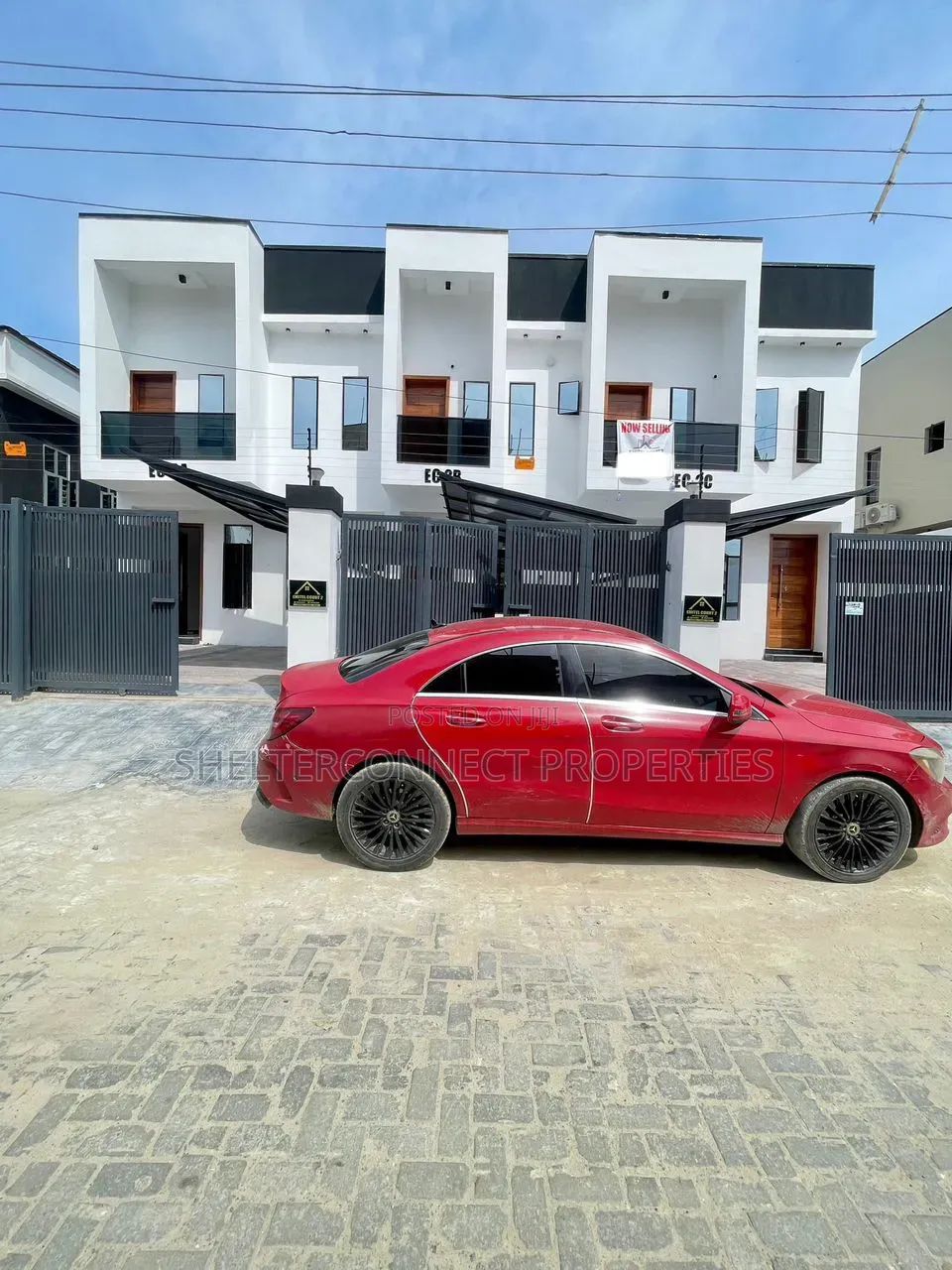 5bdrm Duplex in Ikate for sale in Ikate