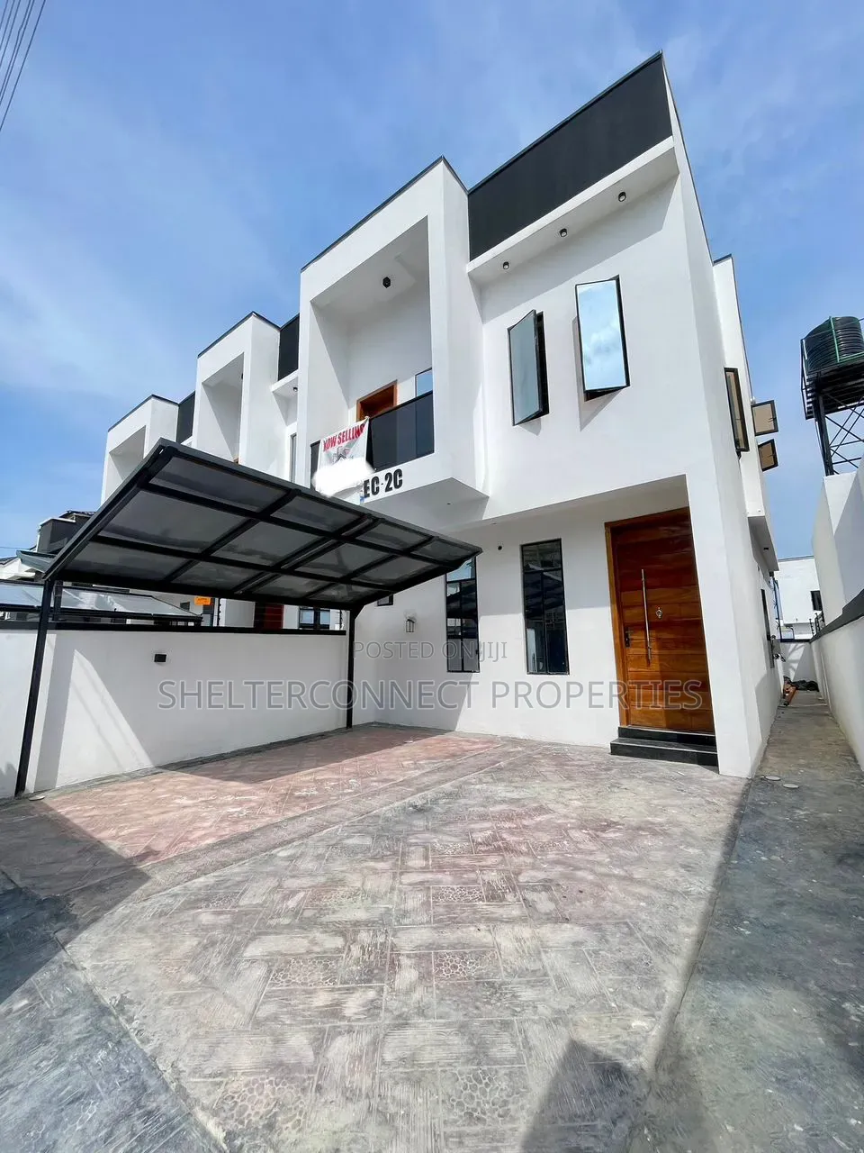 5bdrm Duplex in Ikate for sale in Ikate