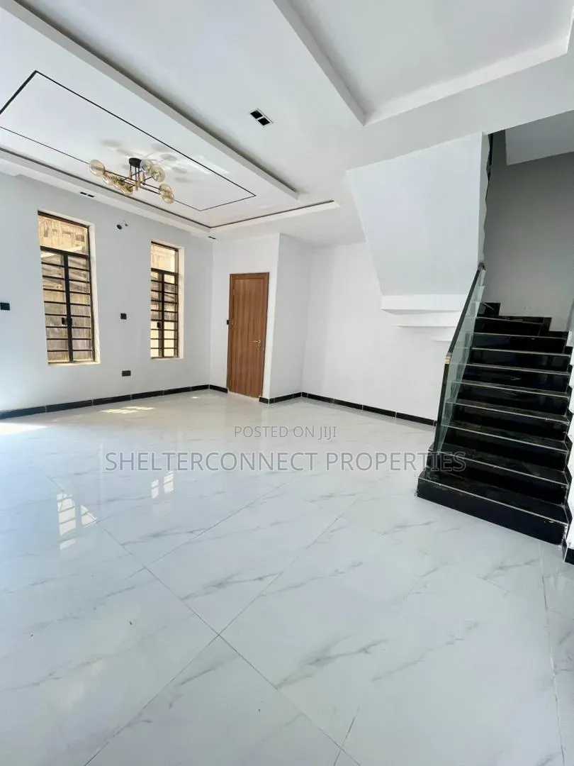 5bdrm Duplex in Ikate for sale in Ikate