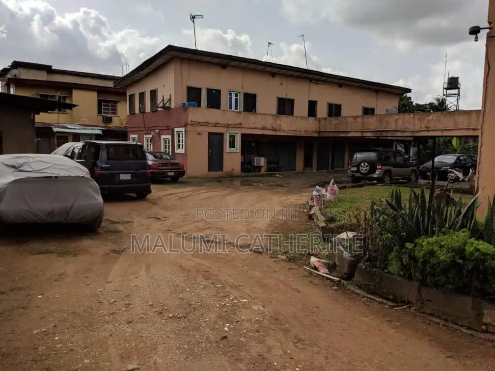 Landmark 2,420sqm Estate – in Palmgroove