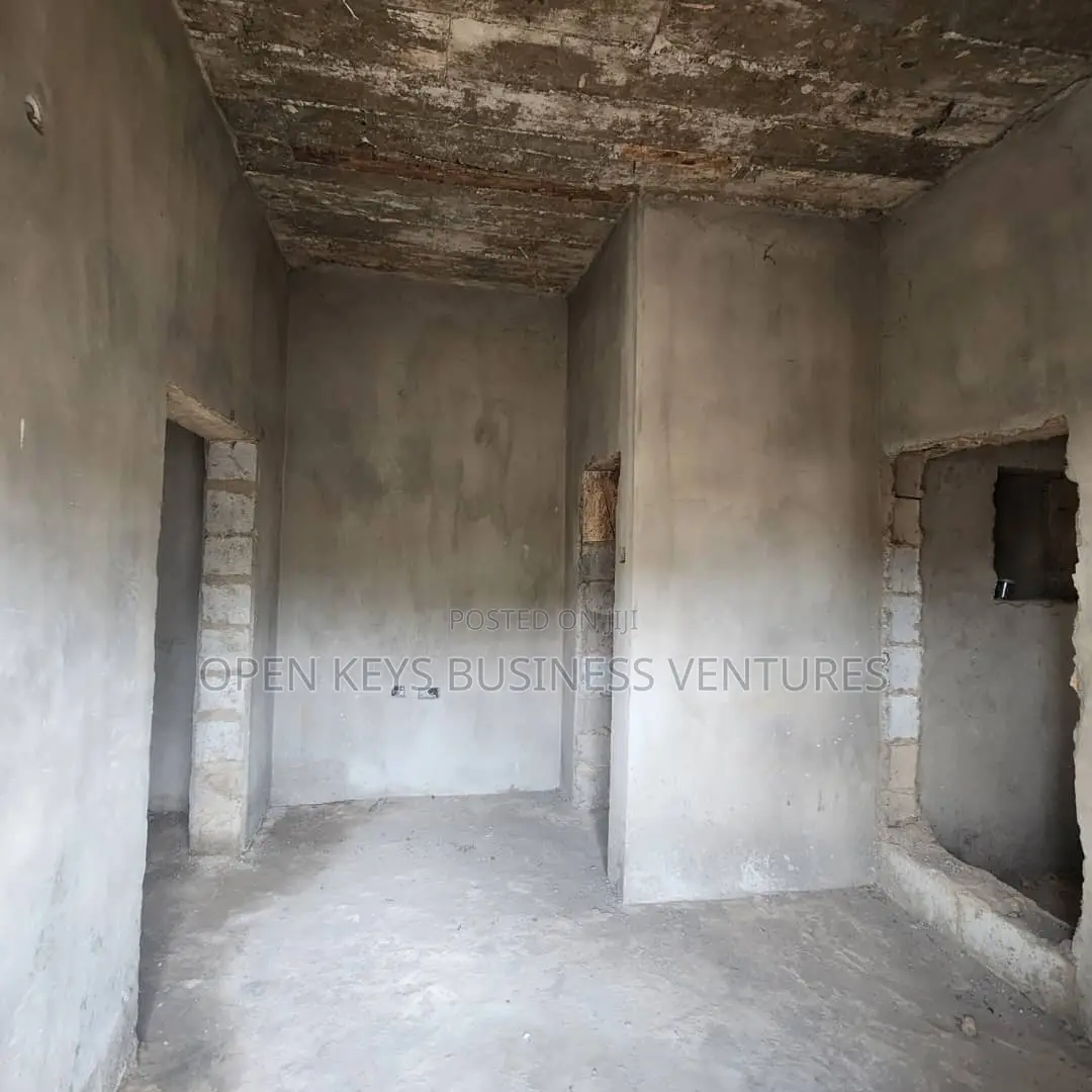4bdrm Duplex in Oluyole for sale in Oluyole Estate