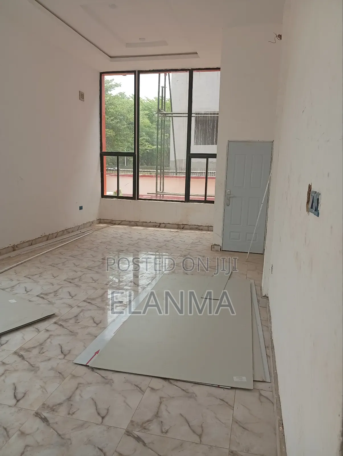 Shopping Complex/Plaza in Dawaki
