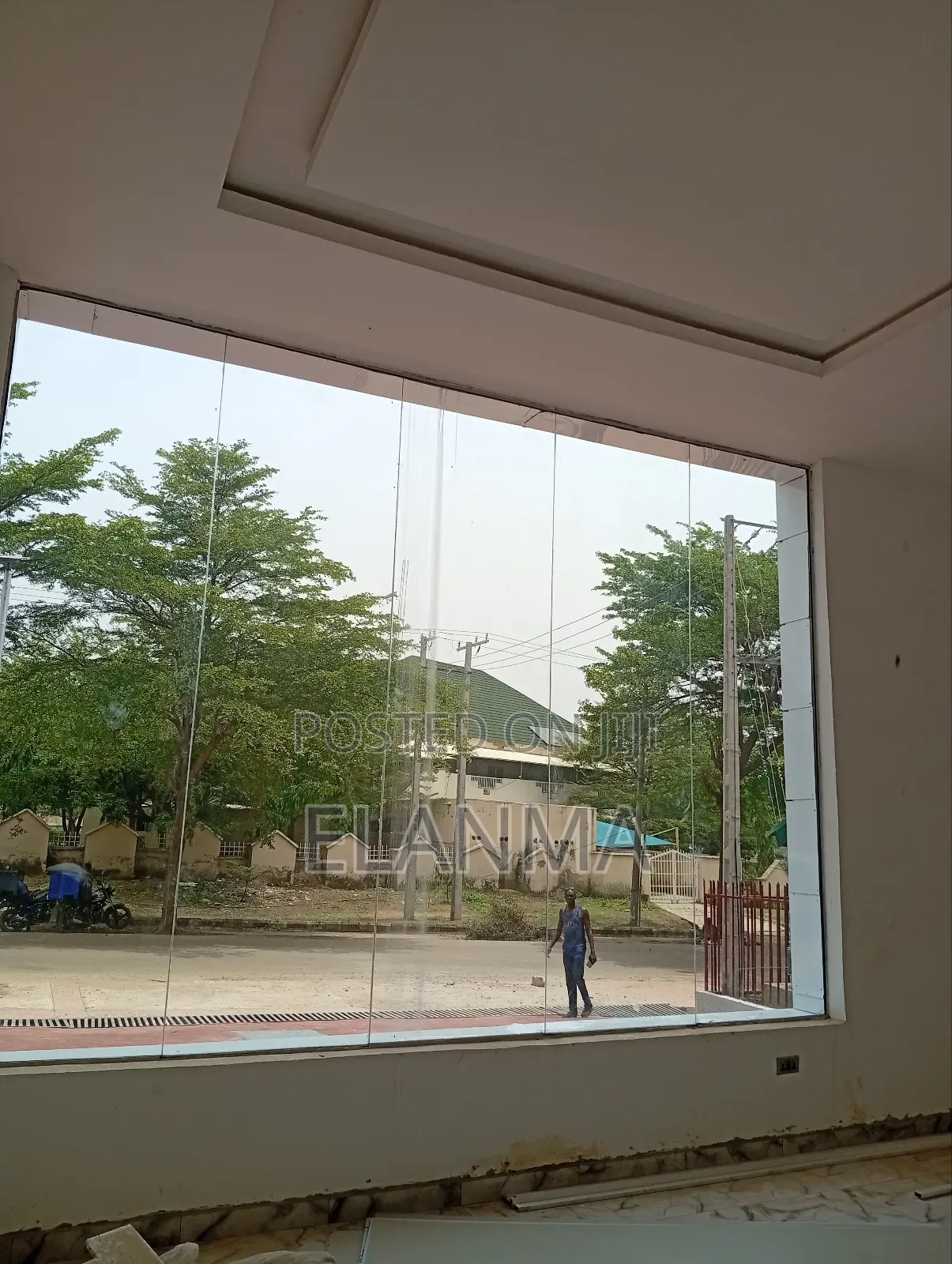 Shopping Complex/Plaza in Dawaki