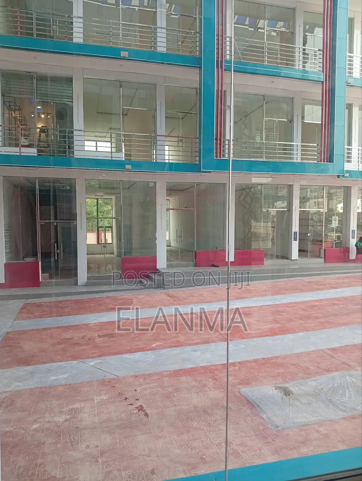 Shopping Complex/Plaza in Dawaki