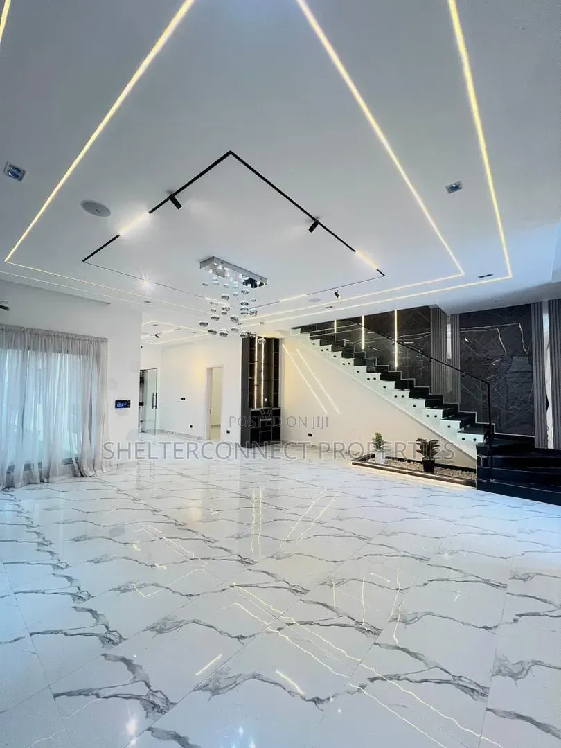 5bdrm Duplex in Lekki Expressway for sale in Lekki Expressway