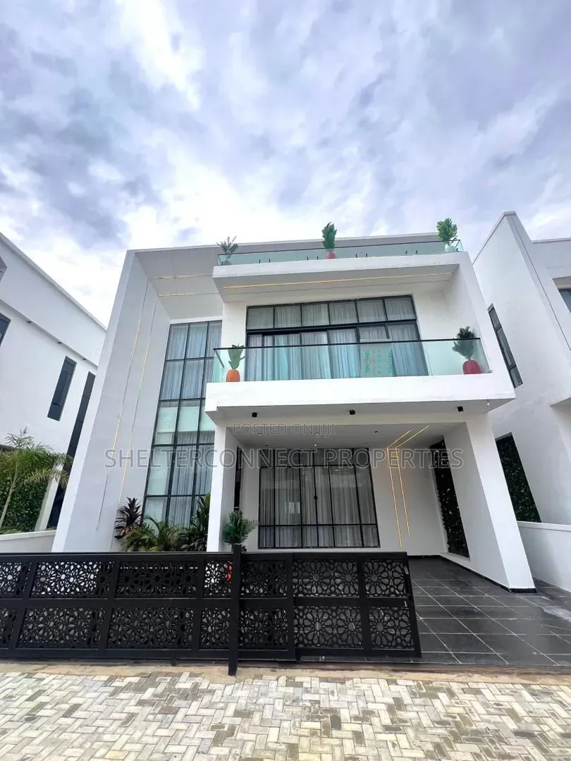 5bdrm Duplex in Lekki Expressway for sale in Lekki Expressway