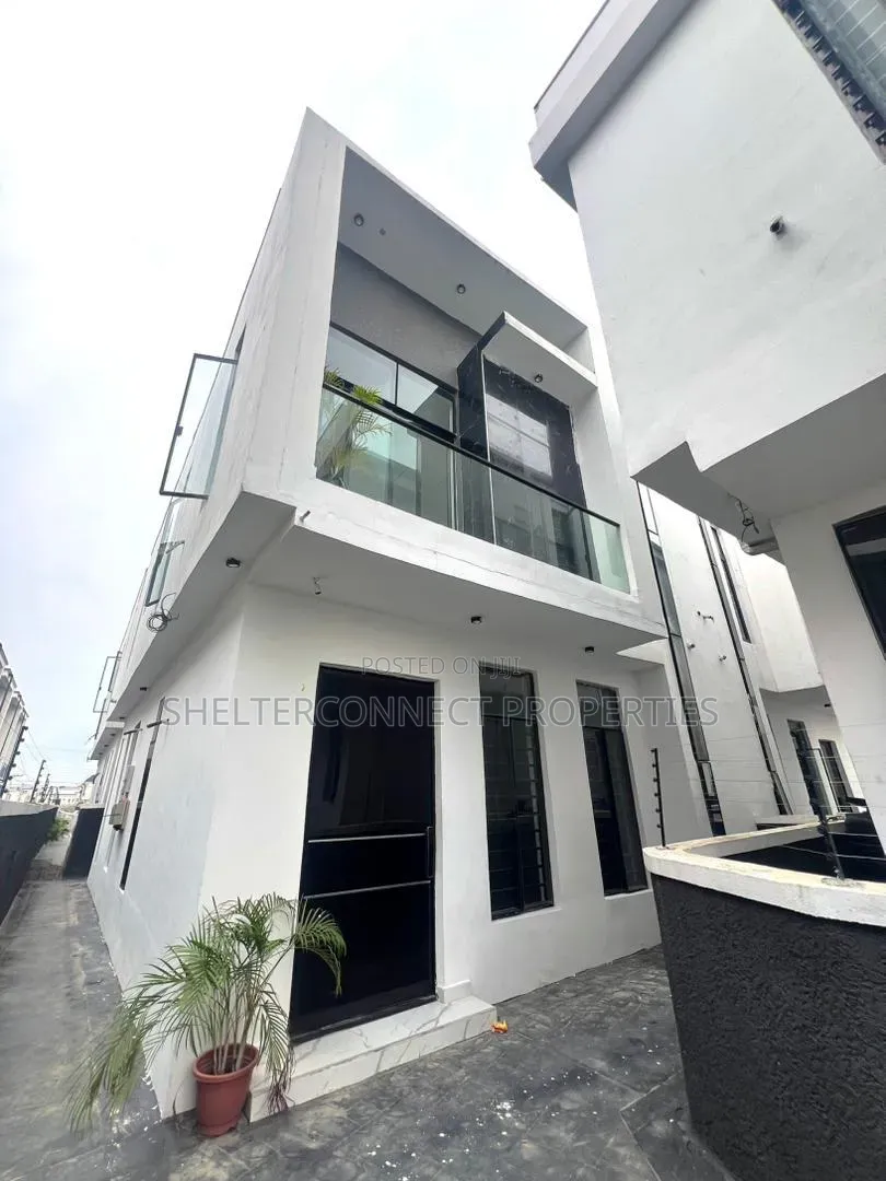 4bdrm Duplex in Ikota for sale in Ikota