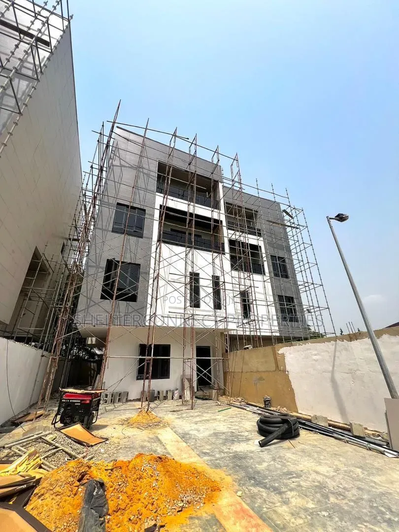 4bdrm Duplex in Banana Island for sale in Banana Island