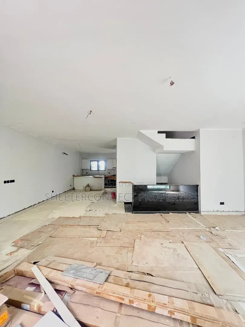 4bdrm Duplex in Banana Island for sale in Banana Island