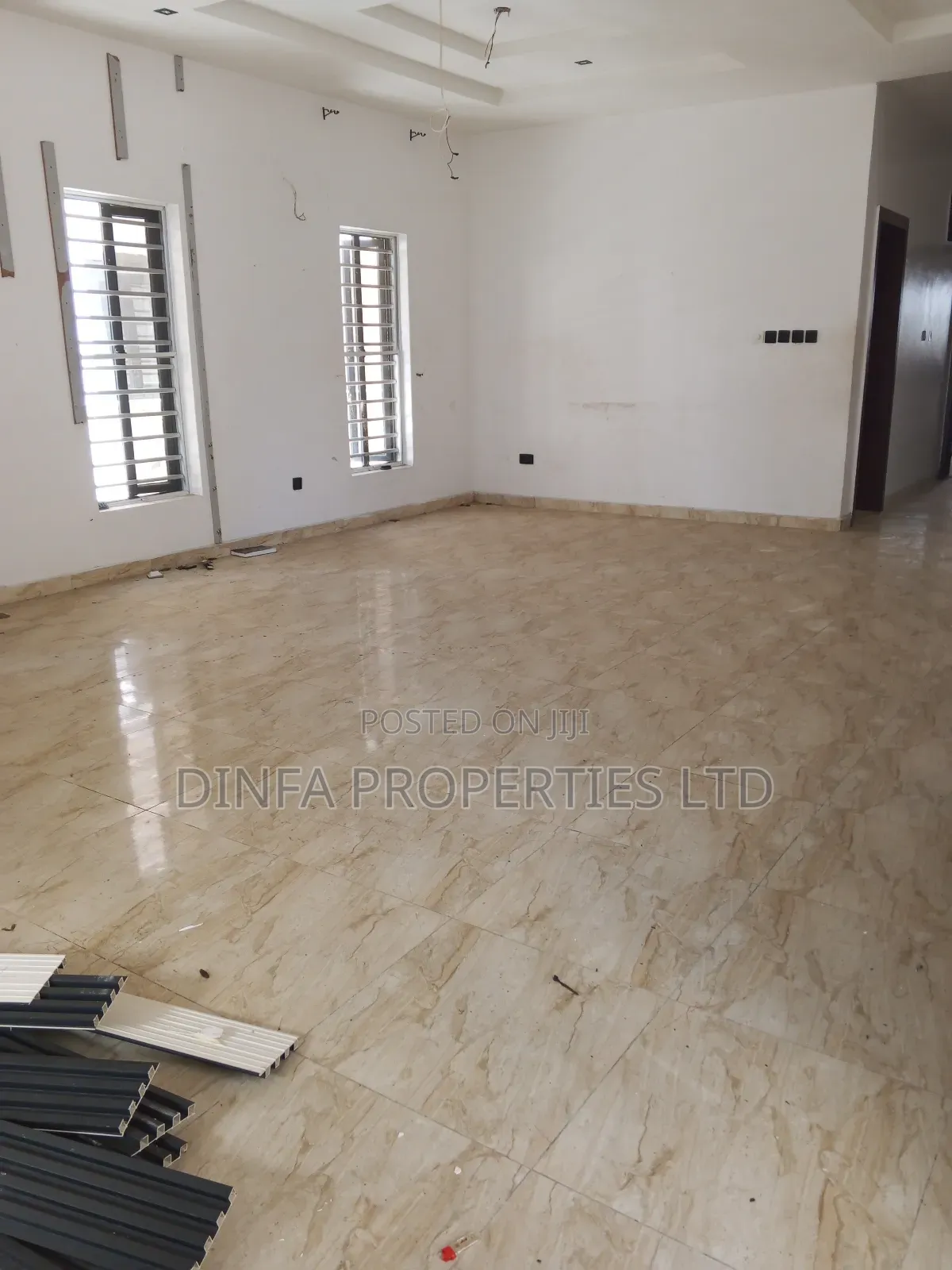 5bdrm Duplex in Orchid Road, Ikota for sale in Ikota