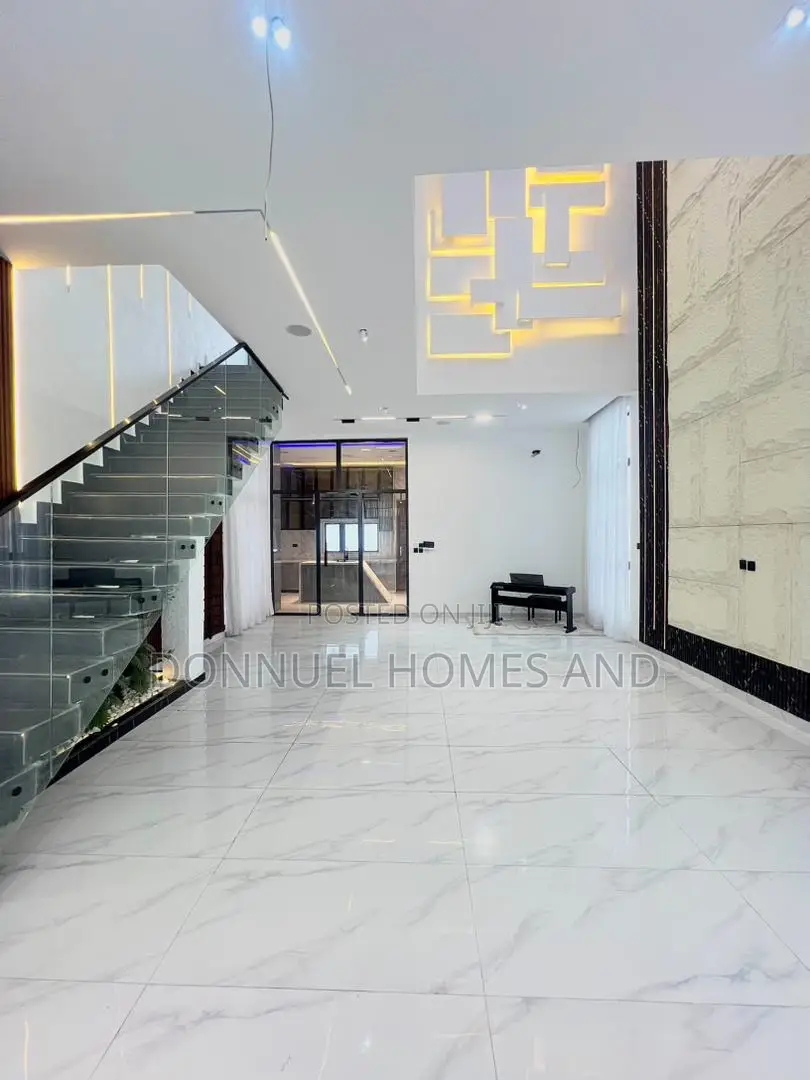 5bdrm Duplex in Ajah for sale in Ajah