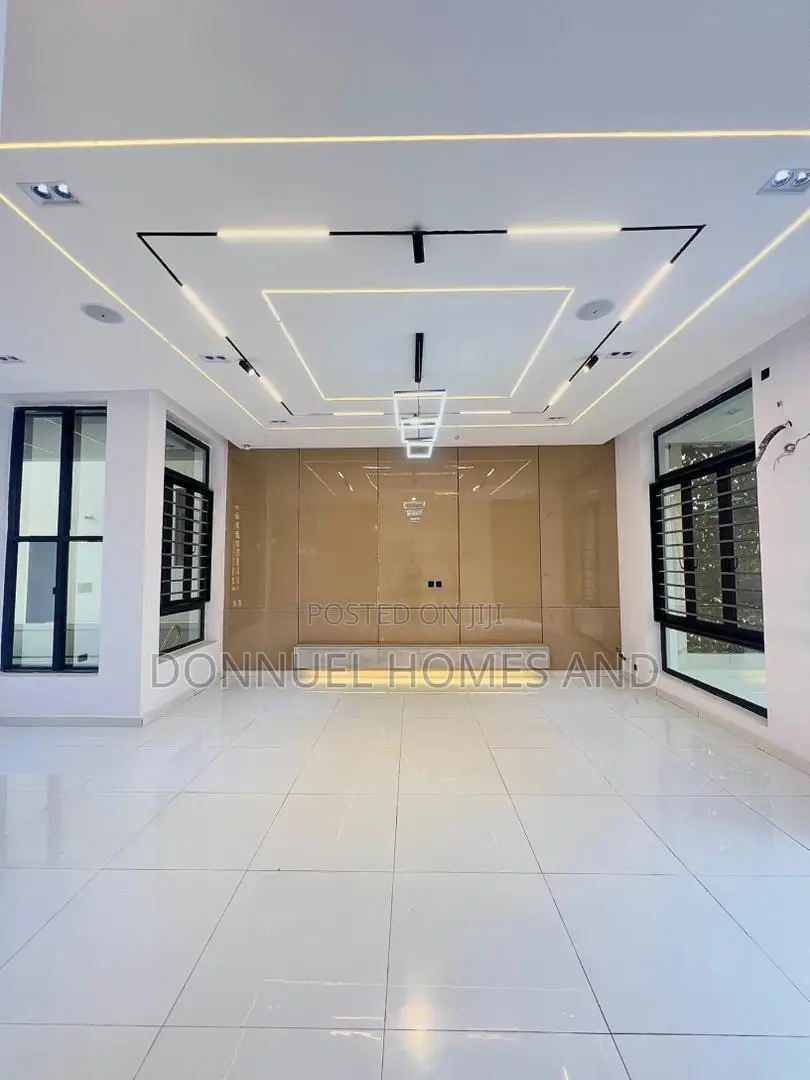 5bdrm Duplex in Ajah for sale in Ajah