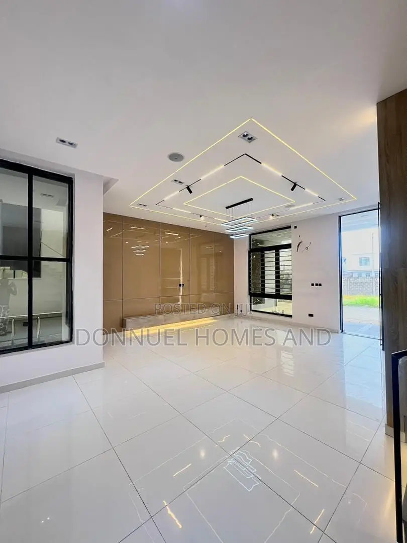 5bdrm Duplex in Ajah for sale in Ajah