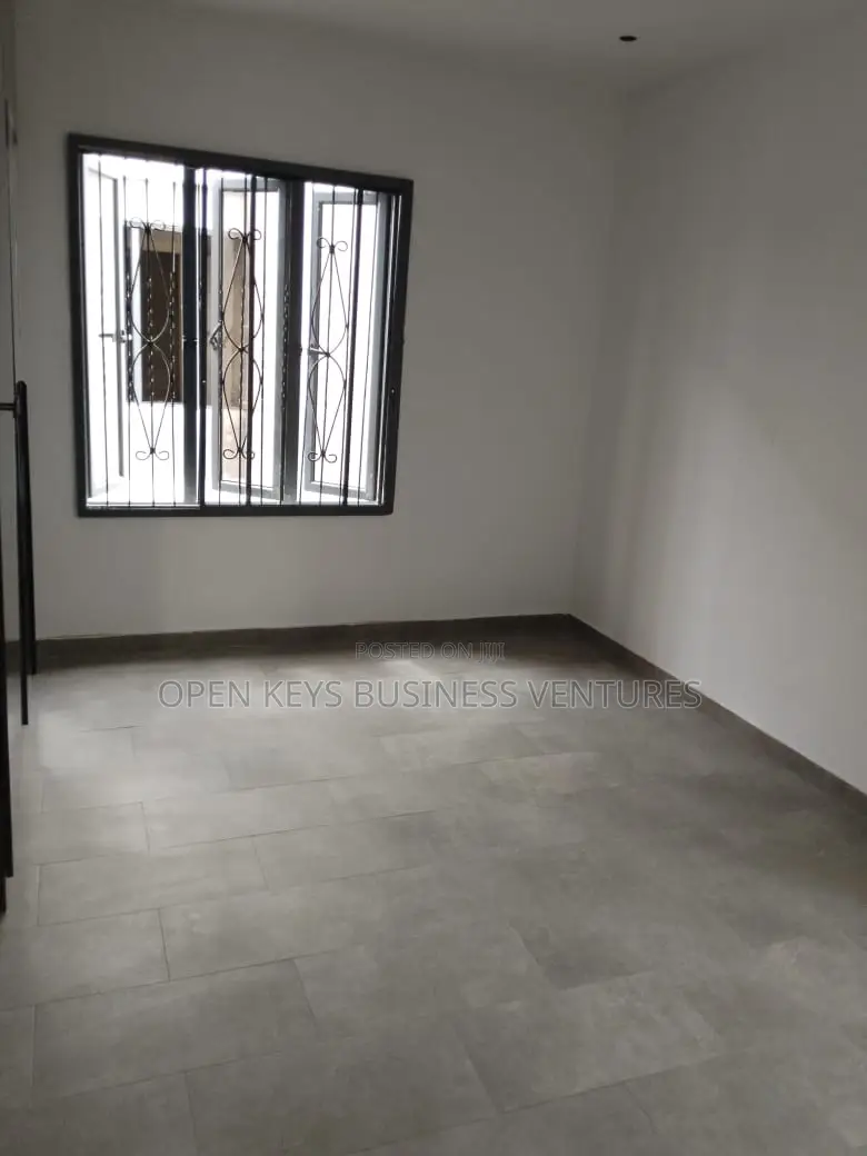 3bdrm Duplex in Jericho Gra for sale in Jericho