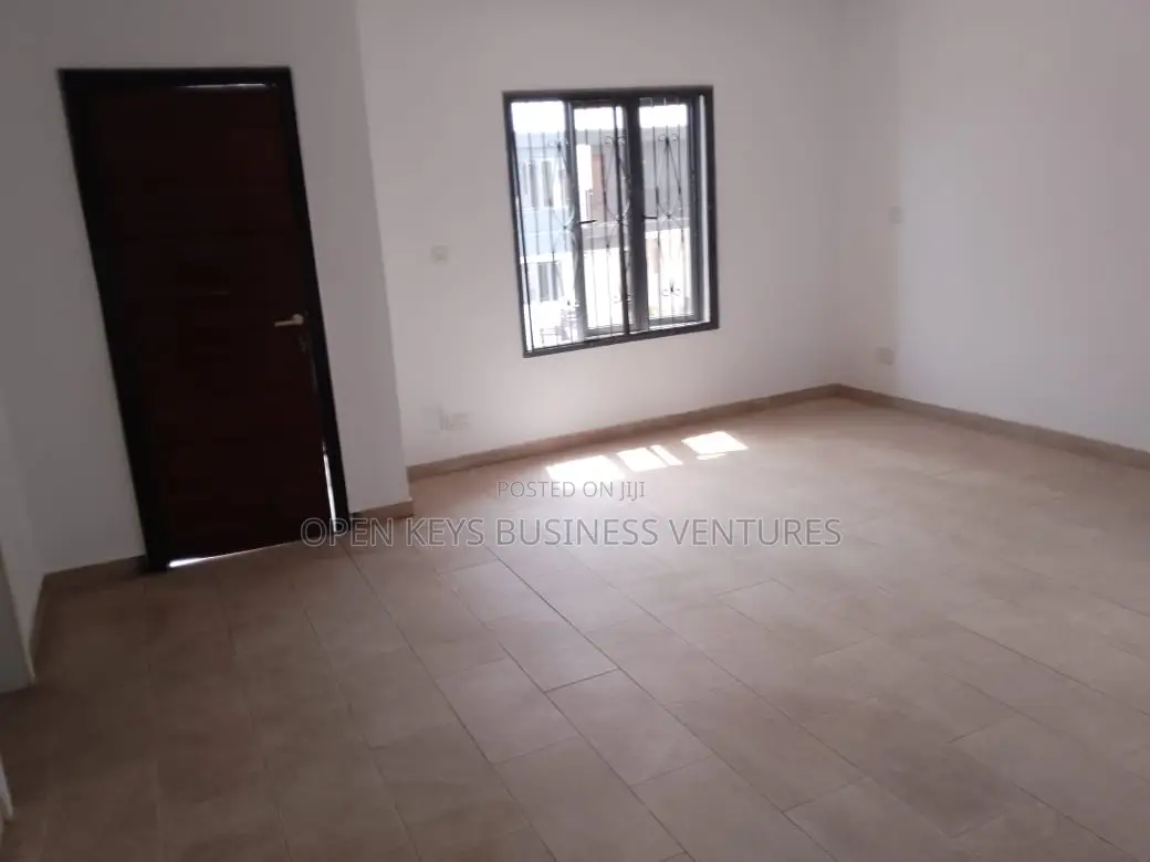 3bdrm Duplex in Jericho Gra for sale in Jericho