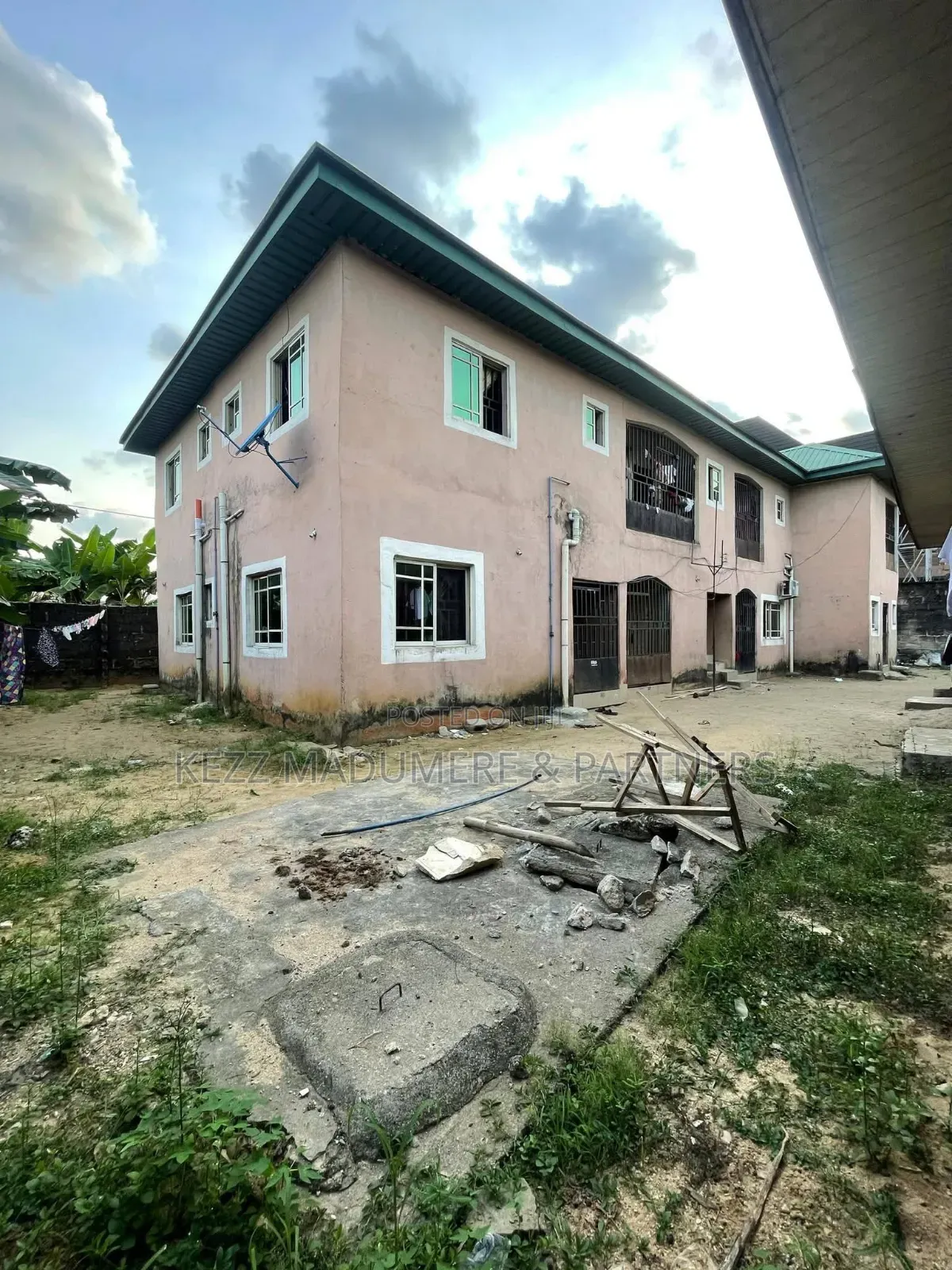 11bdrm Block of Flats in Eneka, Port, Obio-Akpor for sale in Obio-Akpor