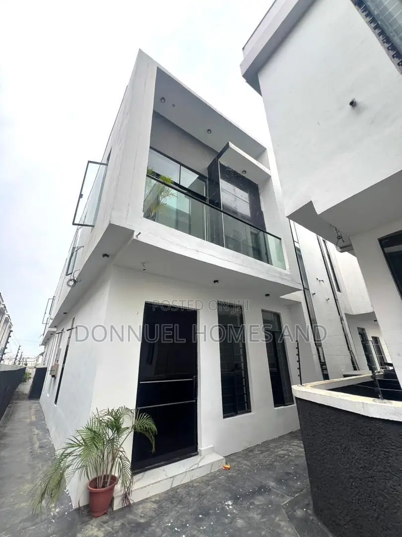4bdrm Duplex in Ikota for sale in Ikota
