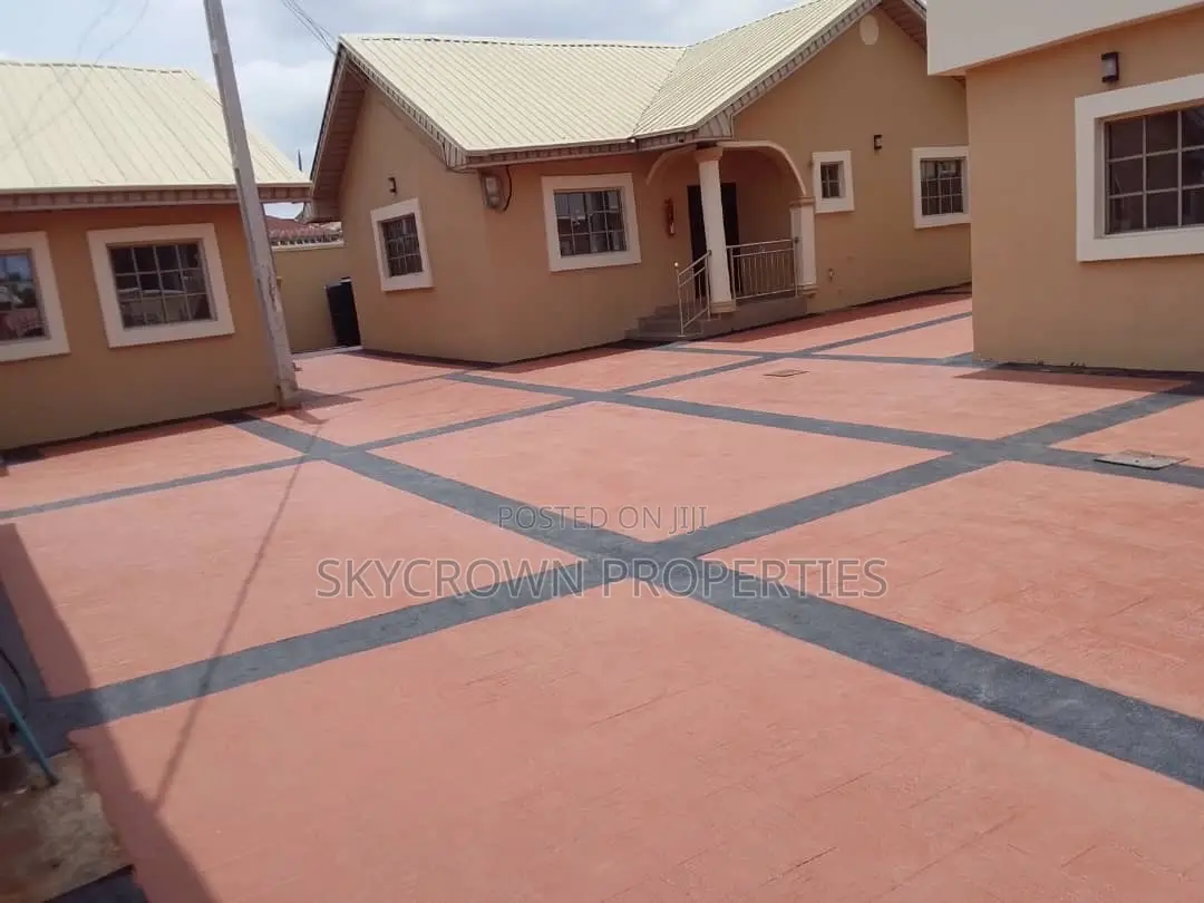 2bdrm Bungalow in Hallelujah, Osogbo for rent in Osogbo