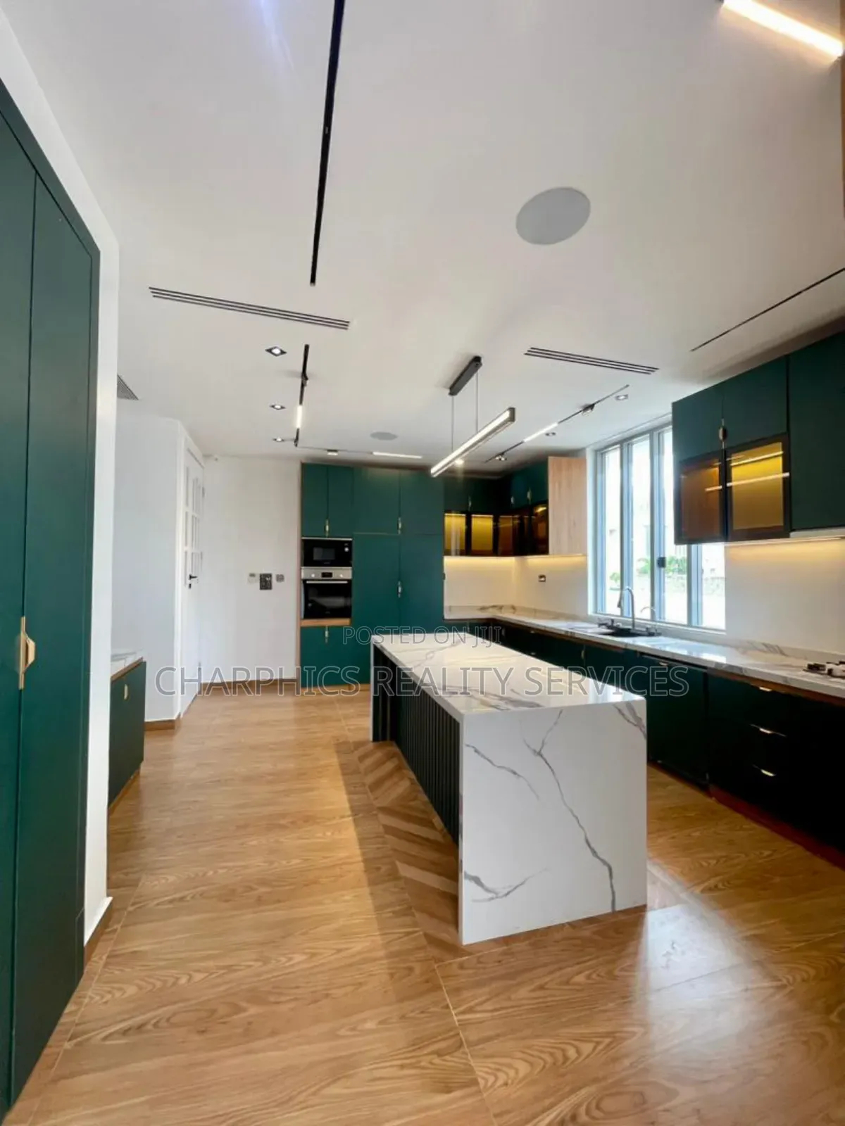 5bdrm Duplex in Ikate for sale in Ikate