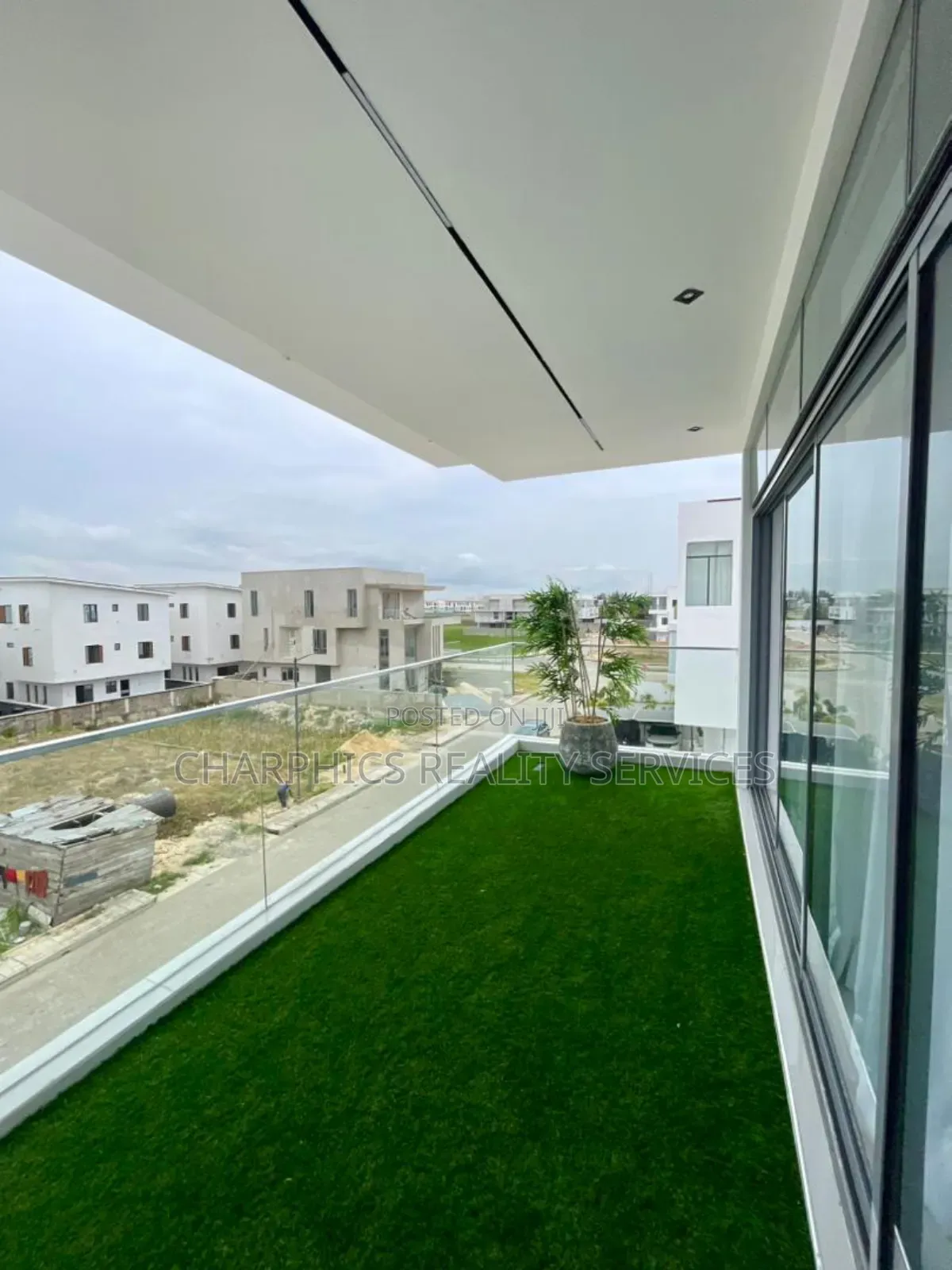5bdrm Duplex in Ikate for sale in Ikate