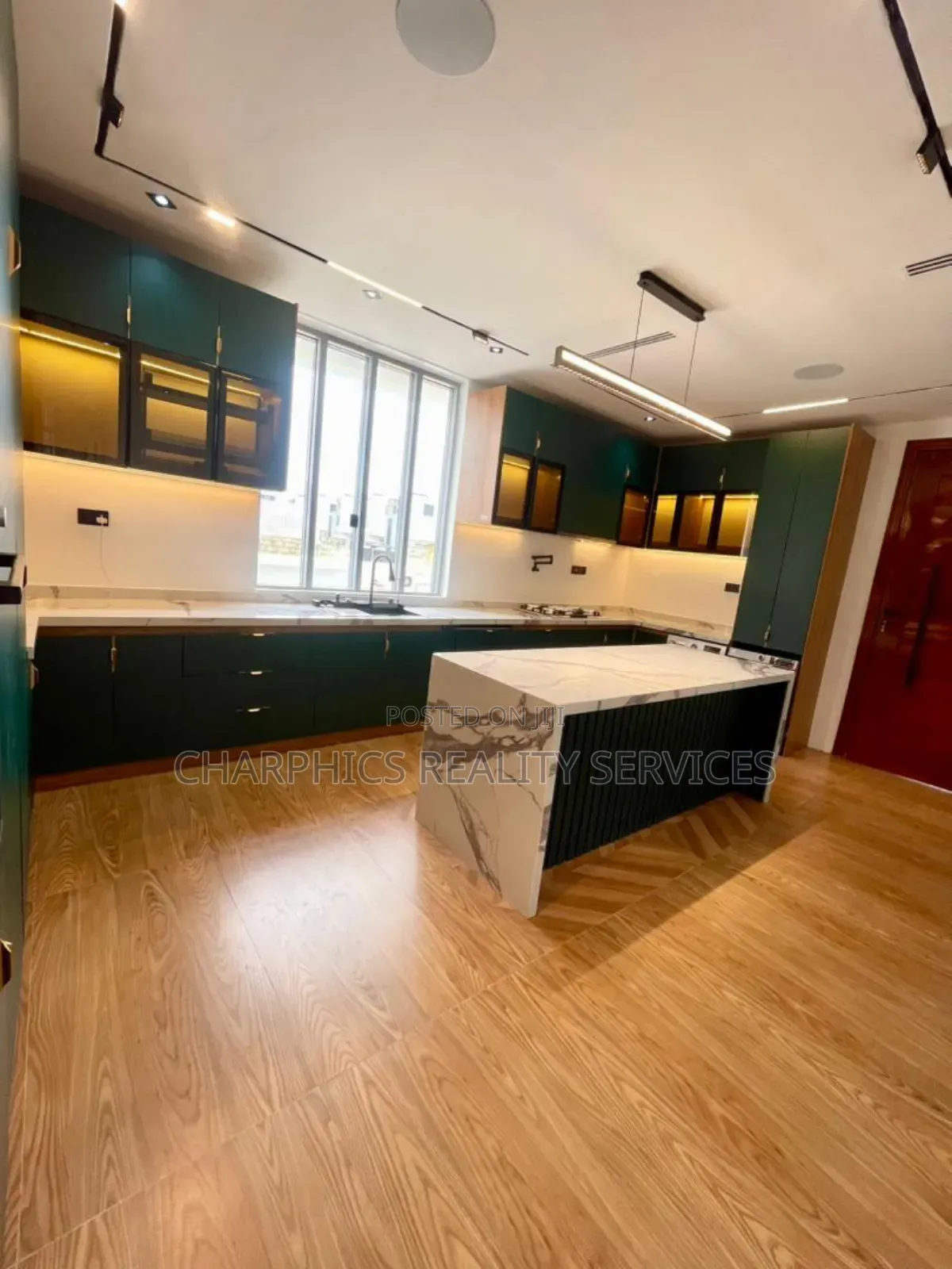 5bdrm Duplex in Ikate for sale in Ikate