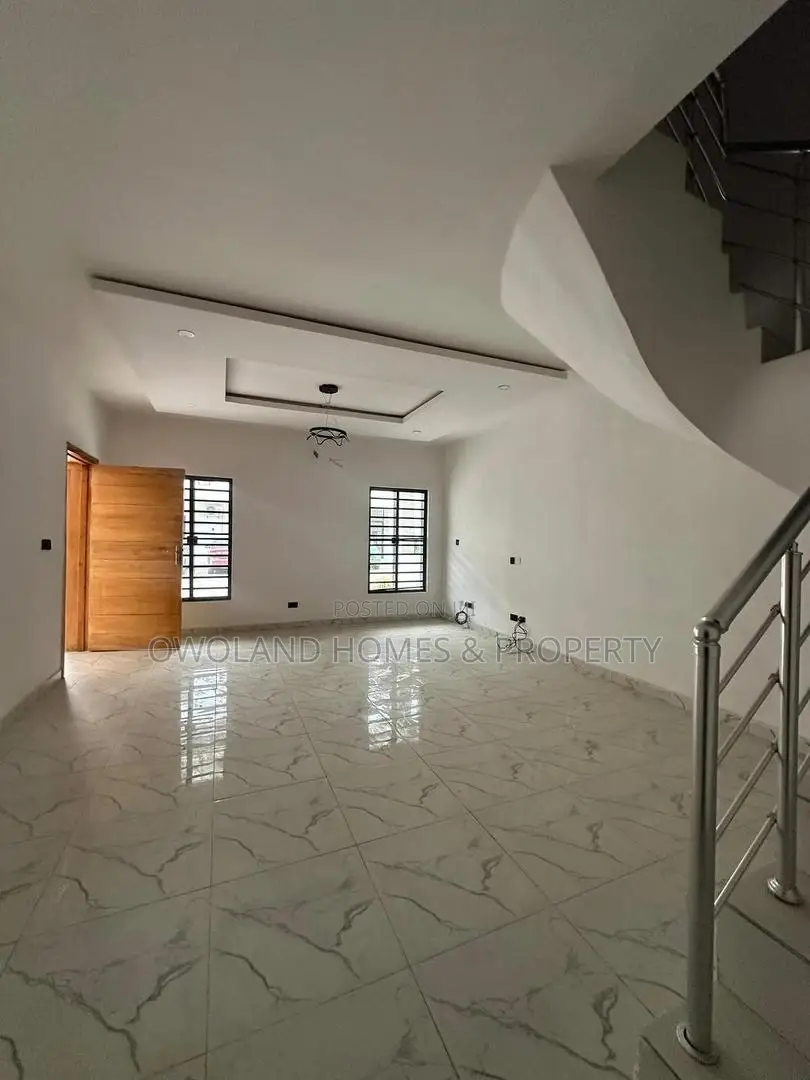 4bdrm Duplex in Vgc for rent in VGC / Ajah