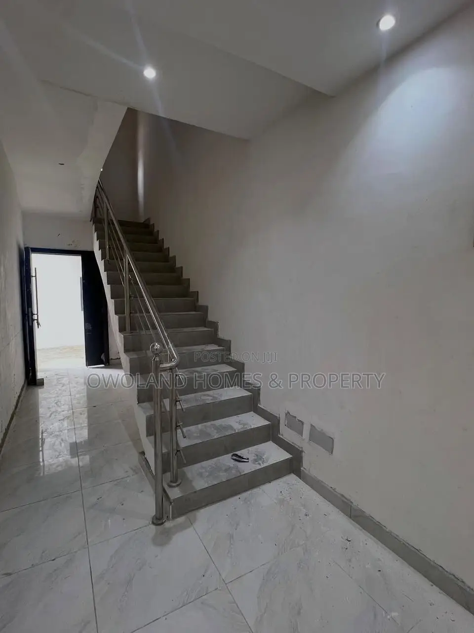 4bdrm Duplex in Ologolo for rent in Ologolo