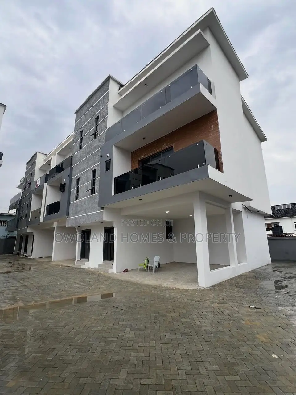 4bdrm Duplex in Ologolo for rent in Ologolo