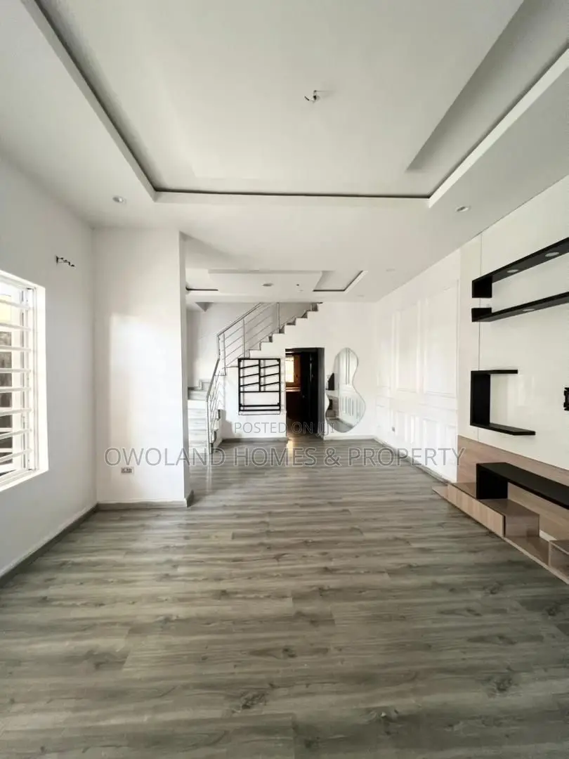 2bdrm Block of Flats in Agungi for rent in Agungi