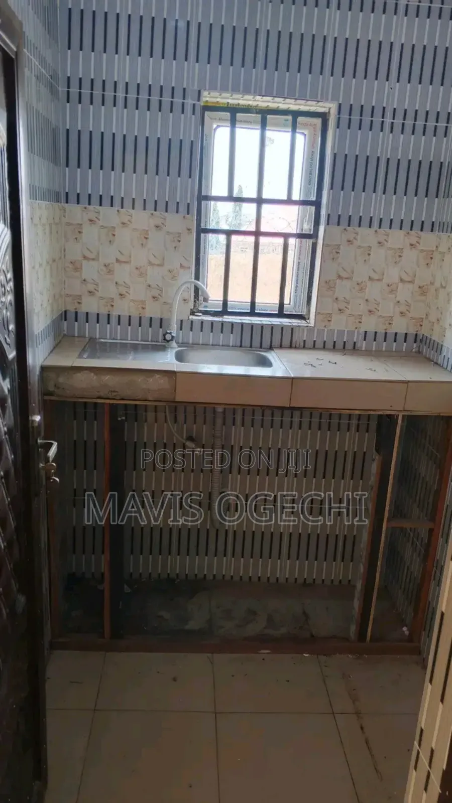 1bdrm Room & Parlour in Lape Estate Road for rent in Karu