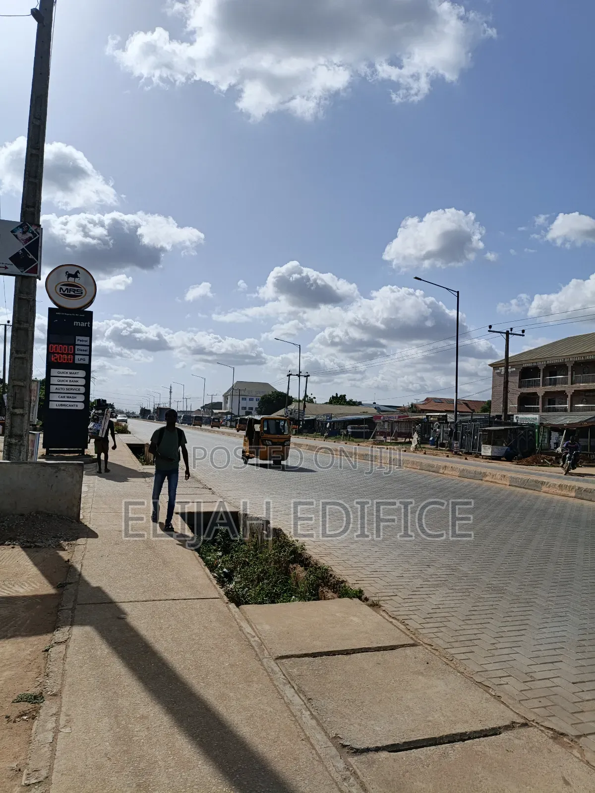 A Block of 4 Units of Hall/Show Rooms With at Elepe Oshotta Ikorodu. in Ijede / Ikorodu